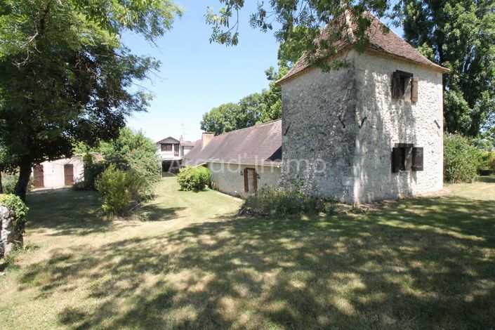 Image No.1-5 Bed House for sale