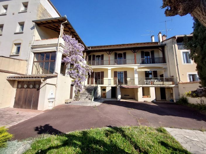 Image No.1-6 Bed House for sale