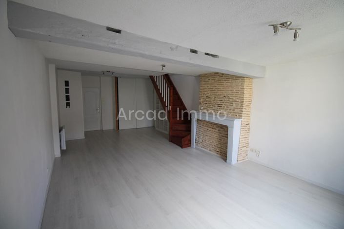 Image No.1-4 Bed House for sale