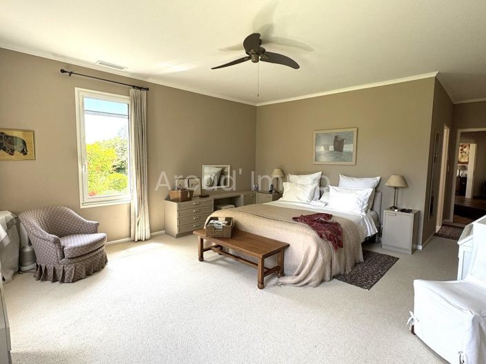 Image No.8-4 Bed House for sale