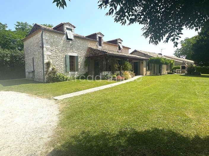 Image No.1-3 Bed House for sale