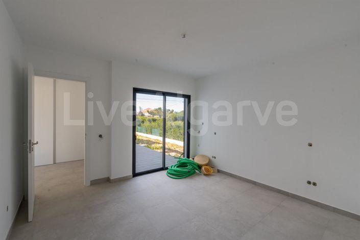 Image No.16-3 Bed House for sale