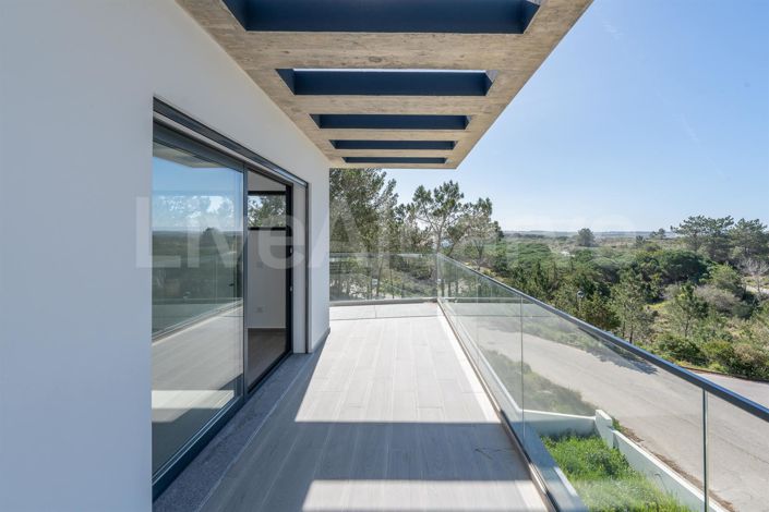 Image No.30-4 Bed House for sale