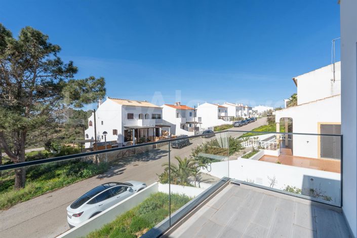 Image No.32-4 Bed House for sale