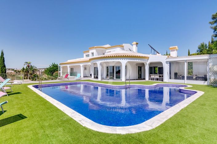 Image No.1-4 Bed House for sale