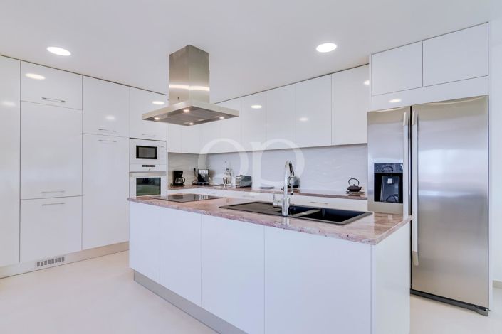 Image No.18-4 Bed House for sale