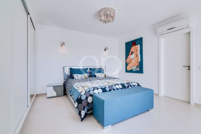 Image No.40-4 Bed House for sale