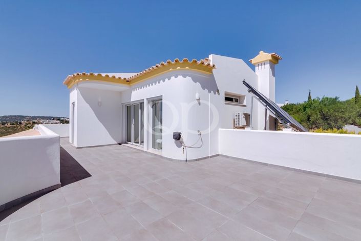 Image No.41-4 Bed House for sale