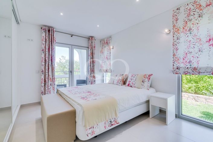 Image No.6-4 Bed House for sale