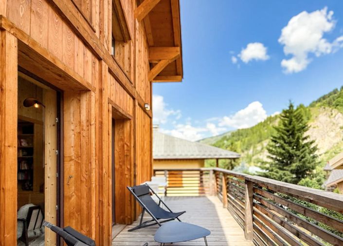 Image No.9-5 Bed House for sale