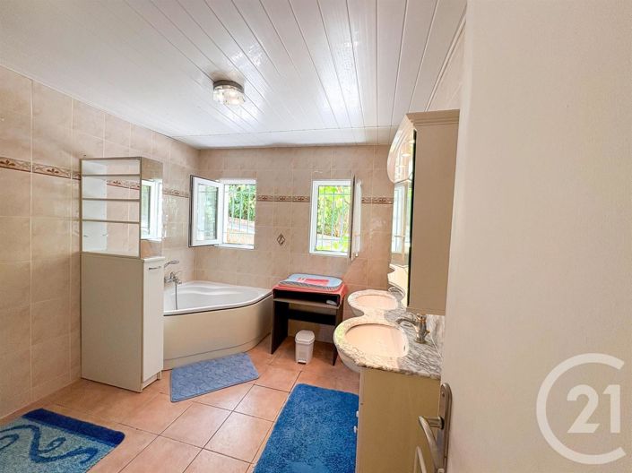 Image No.16-6 Bed House for sale