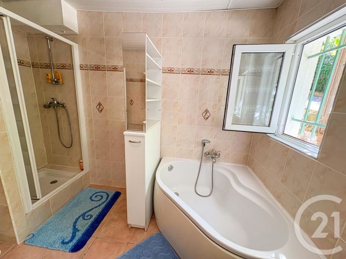 Image No.17-6 Bed House for sale