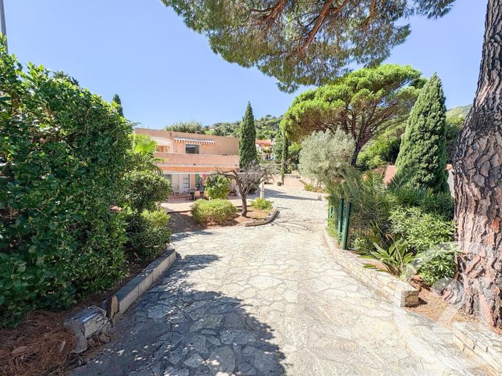 Image No.2-6 Bed House for sale