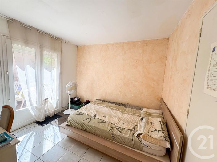 Image No.24-6 Bed House for sale