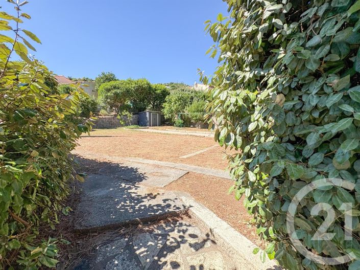 Image No.5-6 Bed House for sale