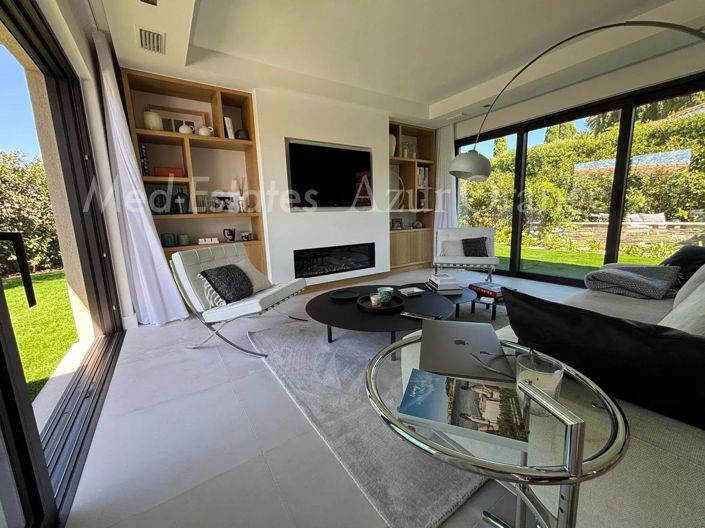 Image No.1-3 Bed House for sale