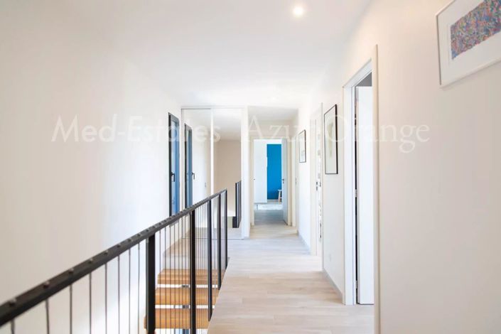 Image No.10-5 Bed House for sale