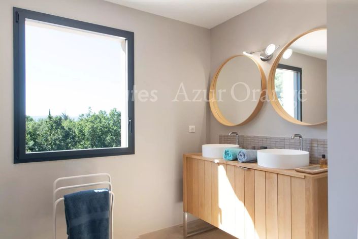 Image No.11-5 Bed House for sale