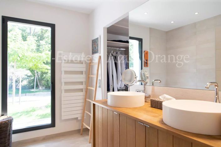 Image No.15-5 Bed House for sale