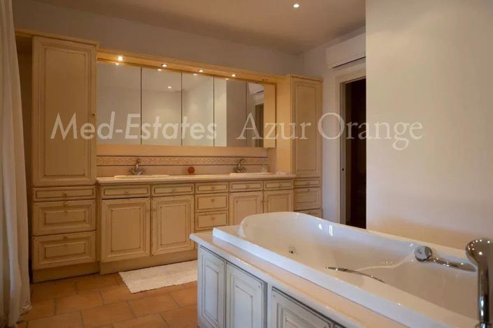 Image No.14-6 Bed House for sale