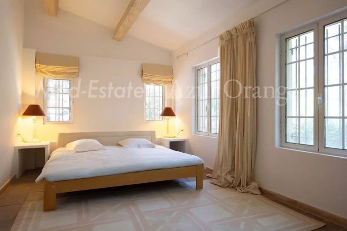 Image No.16-6 Bed House for sale