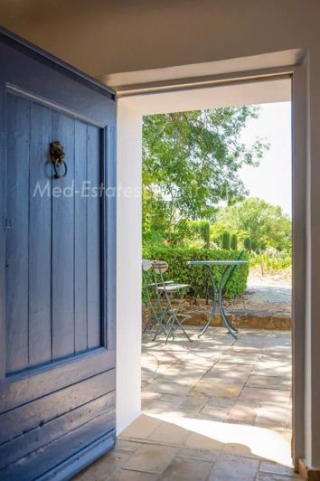 Image No.2-6 Bed House for sale