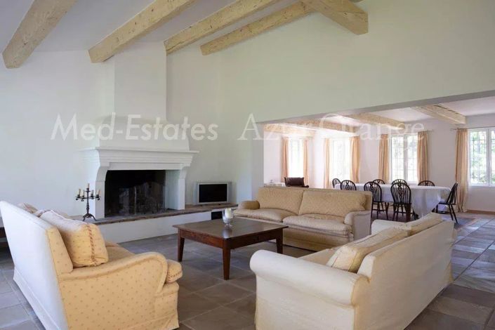 Image No.5-6 Bed House for sale