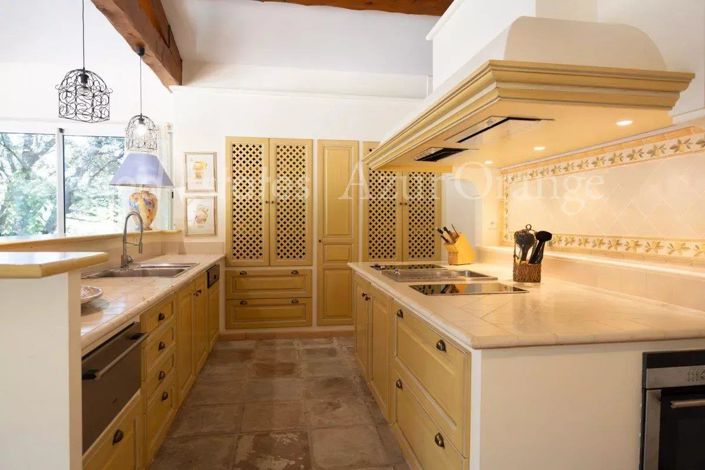 Image No.51-6 Bed House for sale