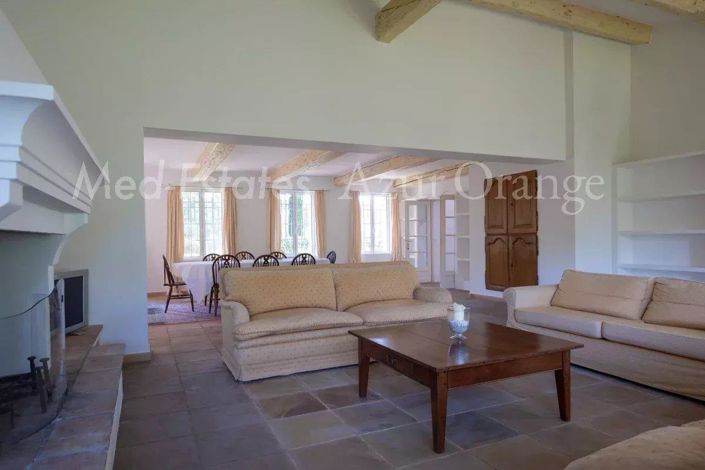 Image No.6-6 Bed House for sale