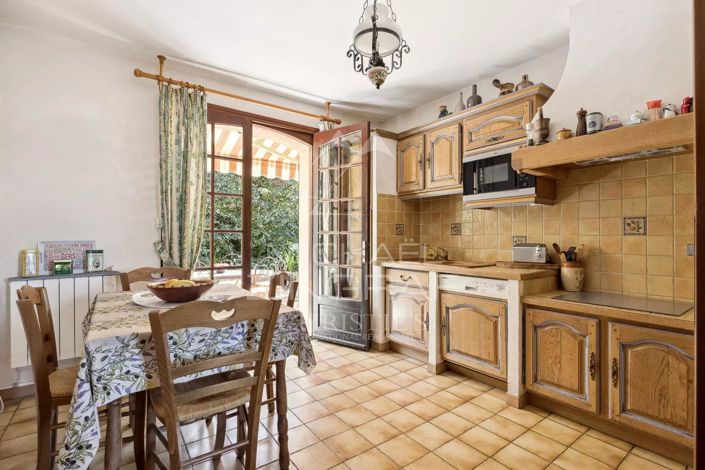 Image No.7-4 Bed House for sale