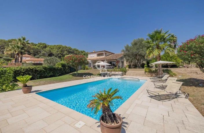 Image No.1-4 Bed House for sale