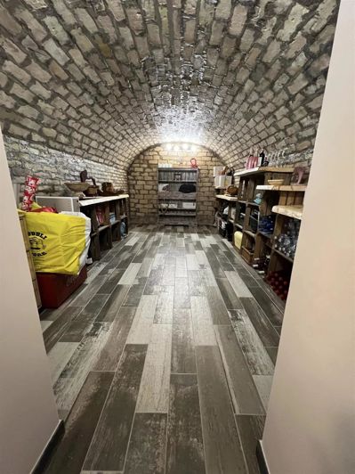 Image No.9-2 Bed House for sale