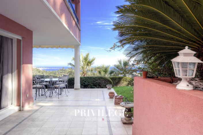 Image No.10-3 Bed House for sale