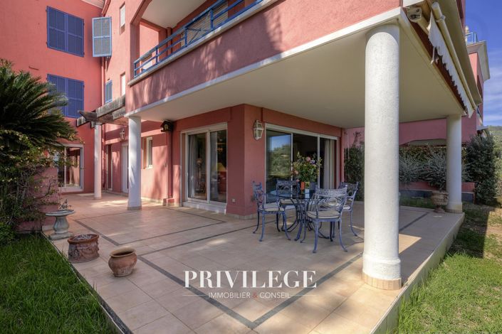 Image No.11-3 Bed House for sale