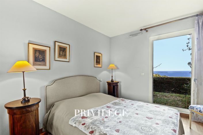 Image No.21-3 Bed House for sale