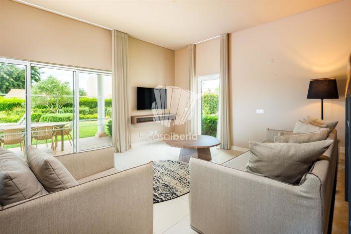 Image No.10-3 Bed House for sale