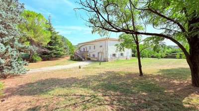 1 - Barjac, House