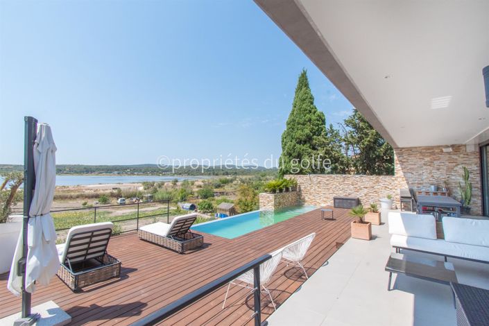 Image No.2-4 Bed House for sale