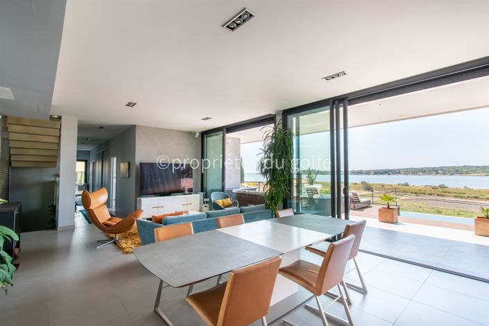 Image No.8-4 Bed House for sale