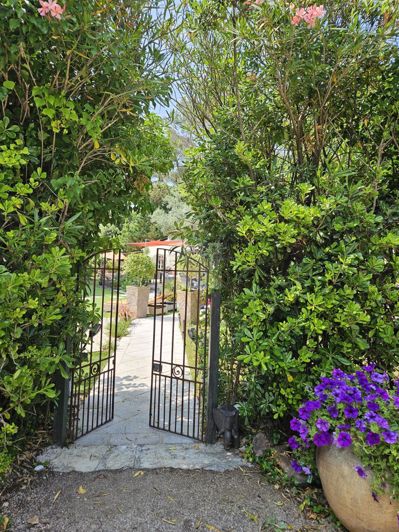 Image No.18-4 Bed House for sale