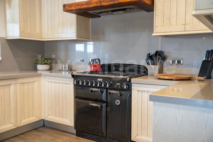 Image No.14-4 Bed House for sale