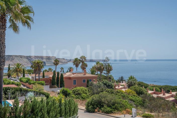 Image No.25-4 Bed House for sale