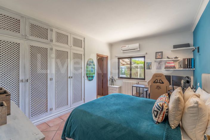 Image No.36-4 Bed House for sale