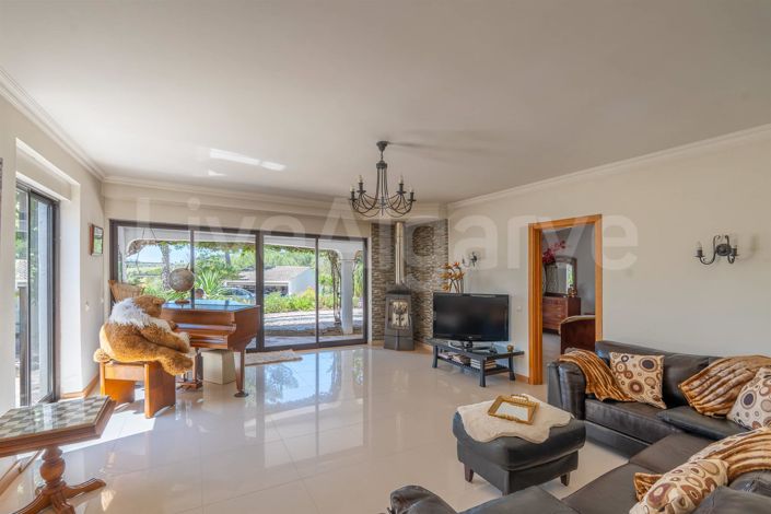 Image No.18-3 Bed House for sale