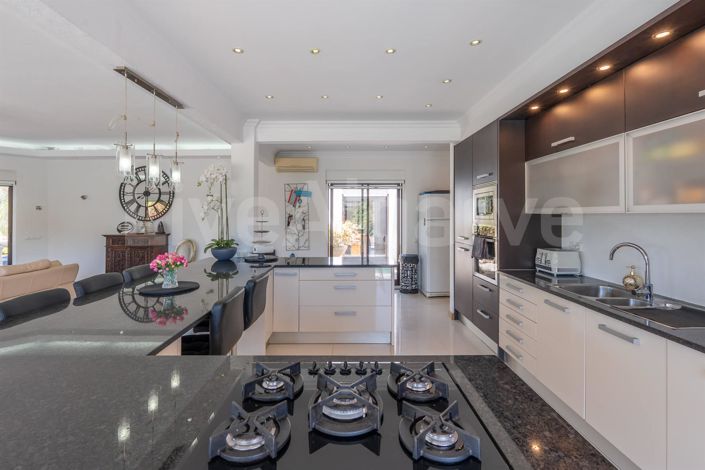 Image No.9-3 Bed House for sale