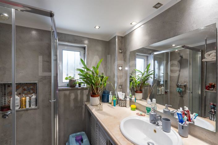 Image No.18-3 Bed House for sale