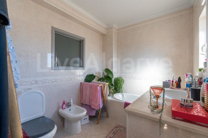 Image No.23-3 Bed House for sale