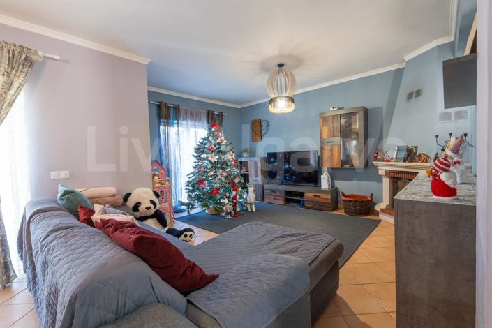 Image No.3-3 Bed House for sale