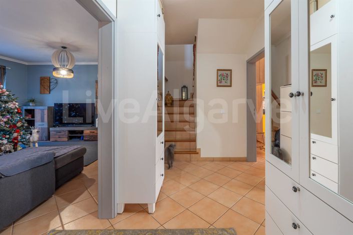 Image No.6-3 Bed House for sale