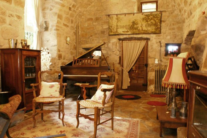 Image No.17-6 Bed House for sale